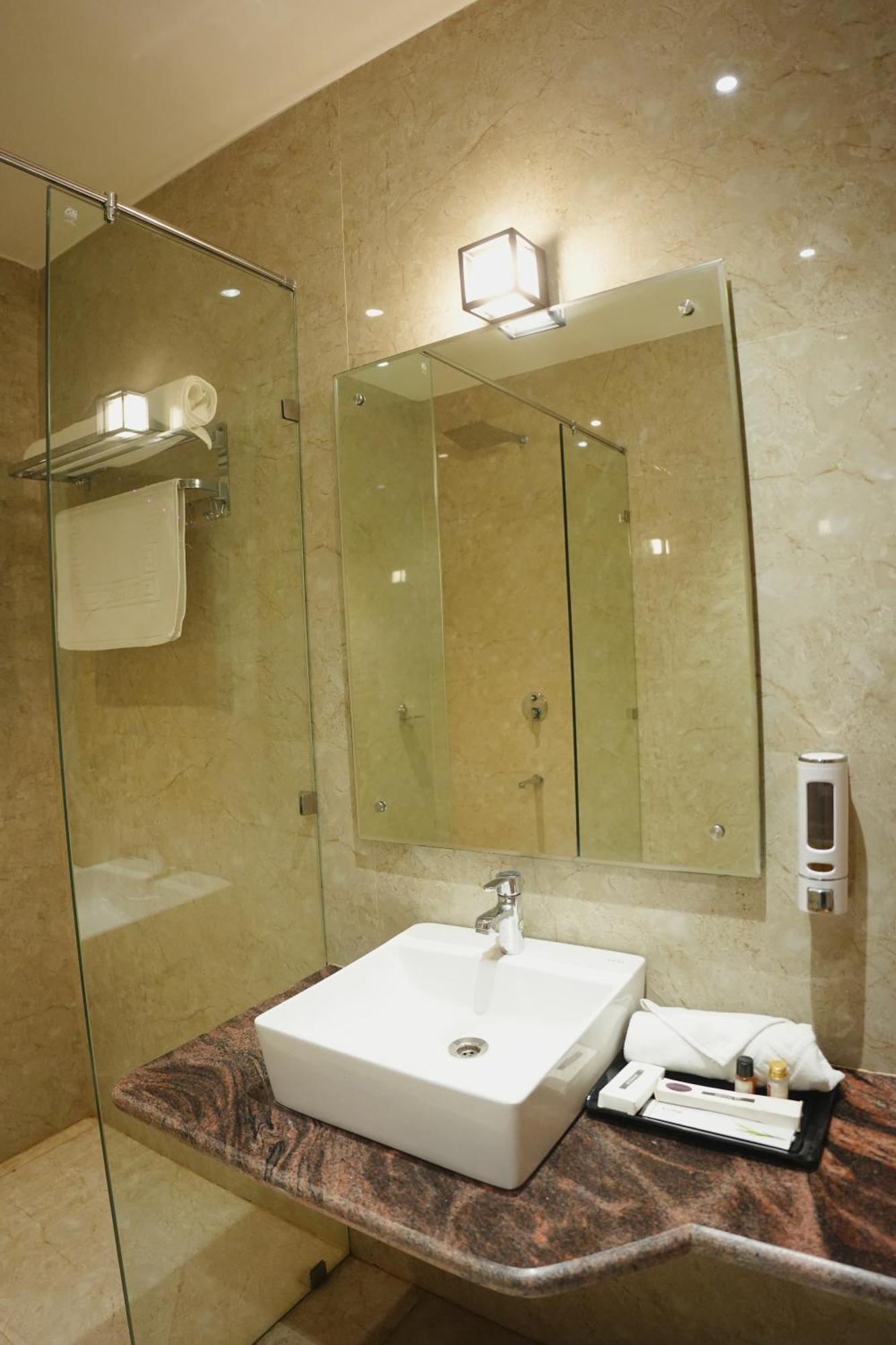 The Krati Resort & Convention Centre بريلي المظهر الخارجي الصورة